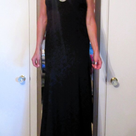 Elegant Evening Long Black Dress, European Design Maggy London - Picture 6 of 7